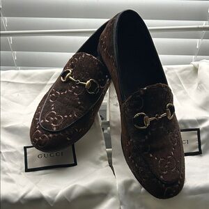 Gucci Jordan Brown velvet logo Loafers with brass buckle AUTHENTIC 35.5